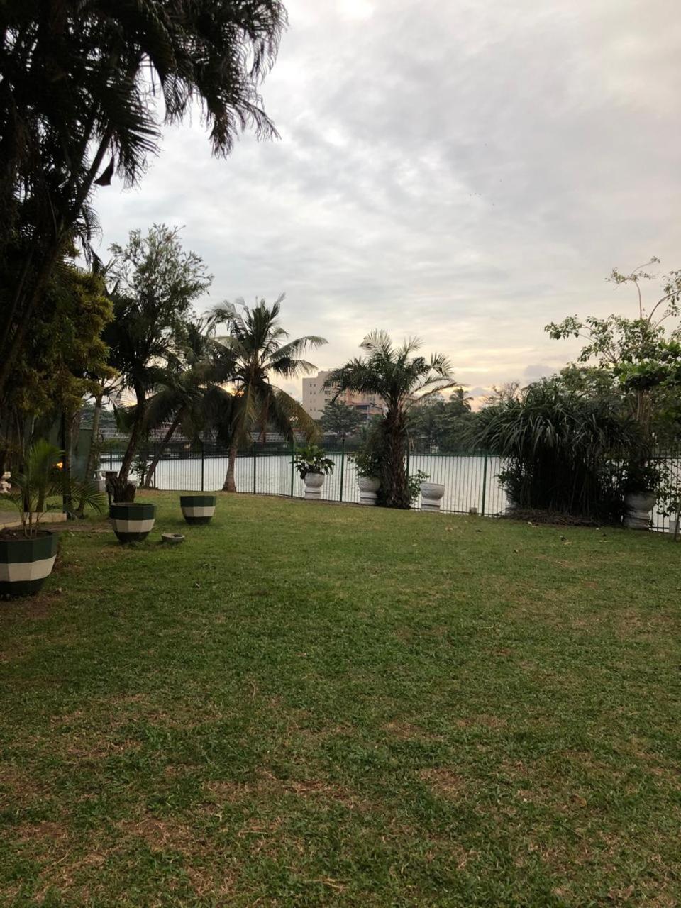 Amani Lake Resort 帕讷杜勒 外观 照片